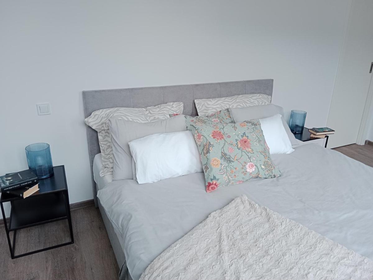 J&Z Apartman ออลอโมตซ์ ภายนอก รูปภาพ